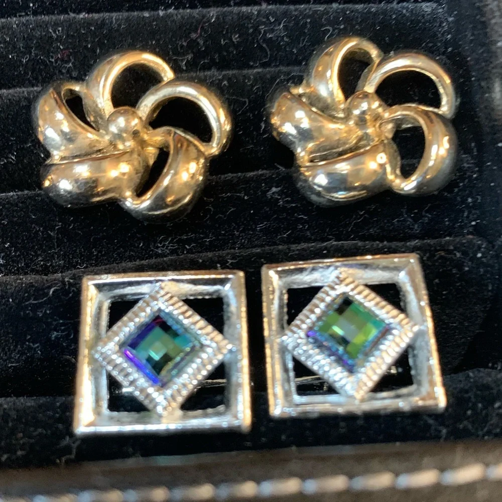 Four pair vintage cufflinks, and one tie pin